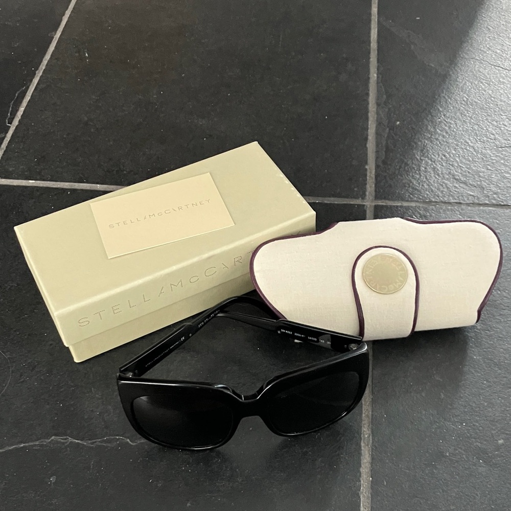 Stella McCartney Black Sunglasses with Cream Case